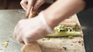 Adam sebze ve et içinde pide rulo