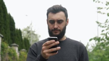 Adam bir şey onun iphone türleri