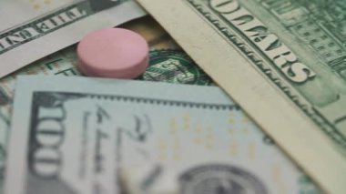 Hap, uyuşturucu, kokain, Doları banka notları şırınga. Dolly kamera