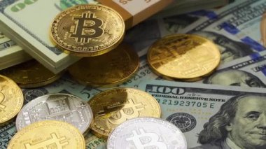 Kripto Doları banknot zemin, closeup üzerine Bitcoin para birimi. Saat yönünde döndür