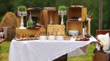 Rustik çikolata ile lezzetli tatlılar dışında standları