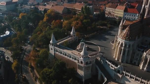 Pemandangan udara yang indah di Budapest, ibukota Hungaria, dan sungai Danube — Stok Video