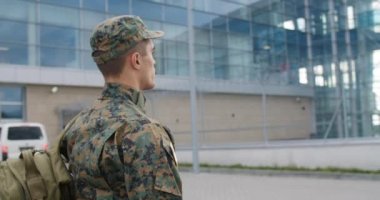 Amerikan askerlerinin yan görünüşü.