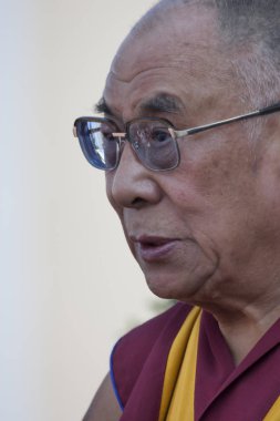 Dalai Lama Basilicata bir olay sırasında