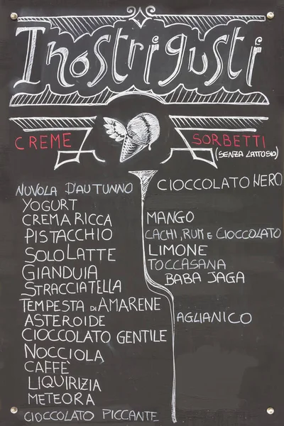 Menu typiquement italien écrit sur un tableau noir — Photo