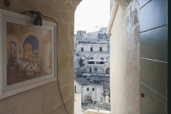 Matera Sassi bir kapıdan görünümünü