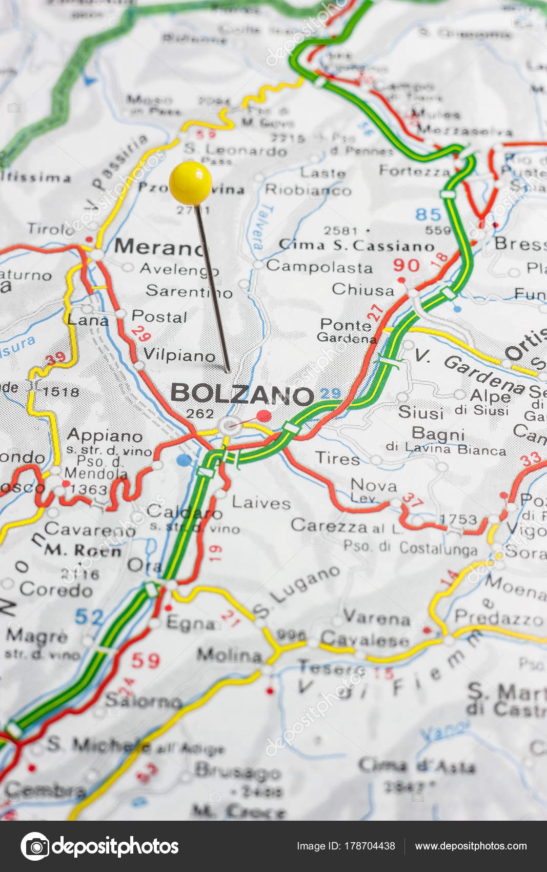 bolzano karta Bolzano fästs på en karta över Italien — Stockfotografi © maior  bolzano karta