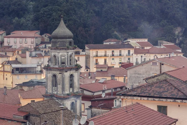 Spojrzenie na miasto Campagna, w prowincji Salerno — Zdjęcie stockowe