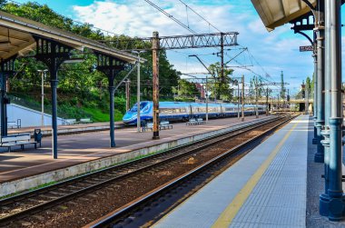 Demiryolu tren platformu