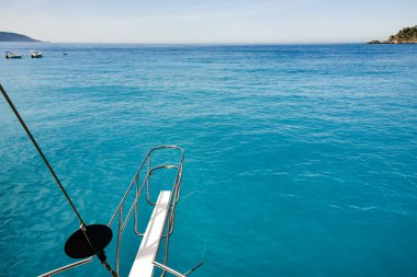  Güzel bir yay yat görünümünden