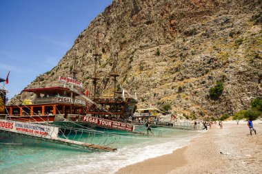 Yelkenli gemi deniz gezileri için