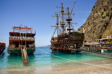 Yelkenli gemi deniz gezileri için