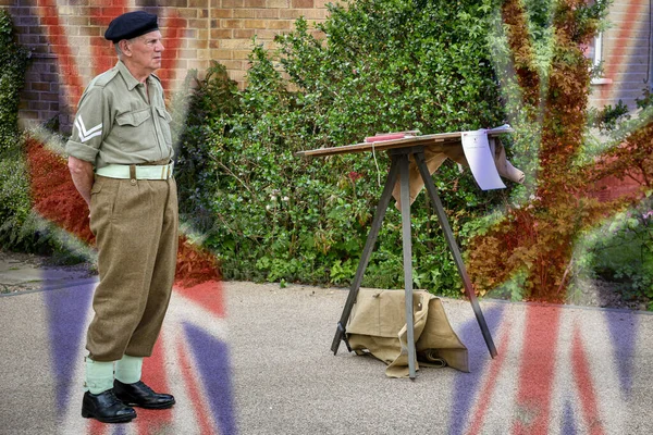 Ackworth Egyesült Királyság Május 2020 Egy Katona Öltözött Régi Egyenruha — Stock Fotó