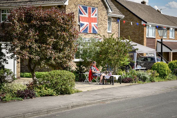 Ackworth Royaume Uni Mai 2020 Une Famille Sort Des Maisons — Photo