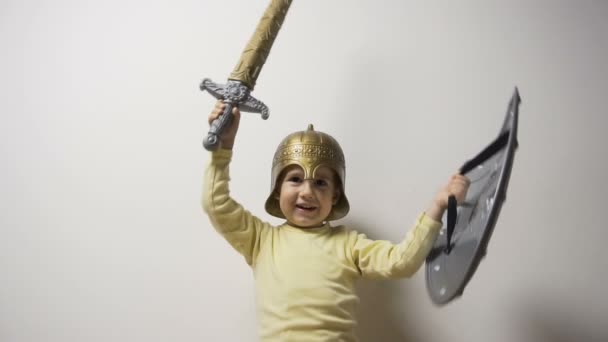 Маленький рыцарь развлечений — стоковое видео