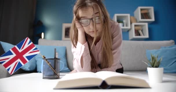 Portrait of exhausted young girl — Stock Video