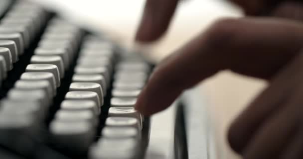 Hands Typing on Typewriter Closeup — ストック動画