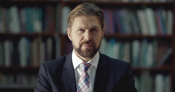 Bearded Man in Library Portrait — Stock video