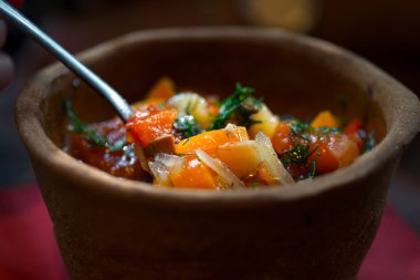 Macar Ulusal çanak - bogracs, ekmek plaka yakın