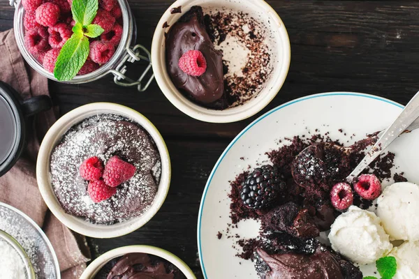 アイスクリームとチョコレート desser の成分 — ストック写真