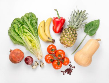 Beyaz bir arka plan üzerinde farklı sağlık gıda ayarla