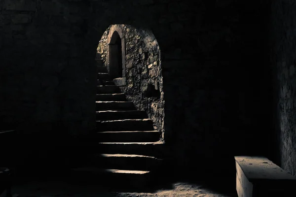 Castillo mazmorra con un haz de luz — Foto de Stock