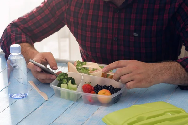 Man is having lunch healthy food — Stock Photo, Image