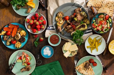 Farklı gıda ızgarada pişirme. Üstten Görünüm