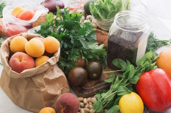 Ensemble d'aliments sains. Graines de quinoa noir, noix, légumes, fruits — Photo