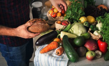 Ev mutfakta farklı sağlıklı yiyecek