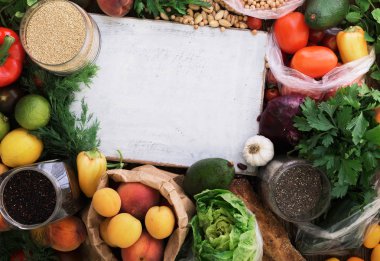 Sağlıklı gıda Beyaz ahşap tahta bolluk