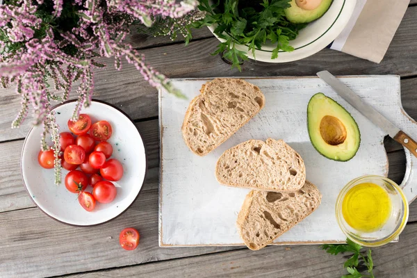 bruschetta yemek pişirmek için malzemeler
