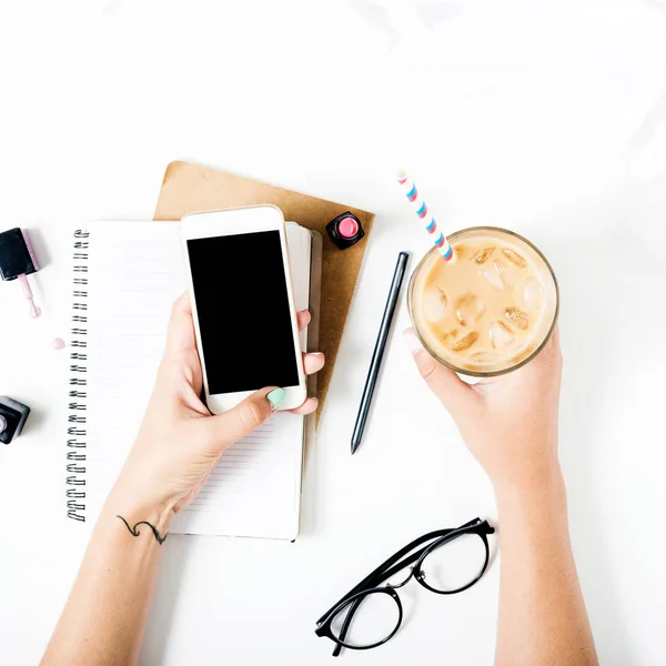 Fechar espaço de trabalho feminino — Fotografia de Stock