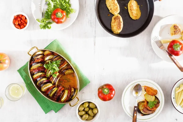 Vejetaryen yemek masası kavramı