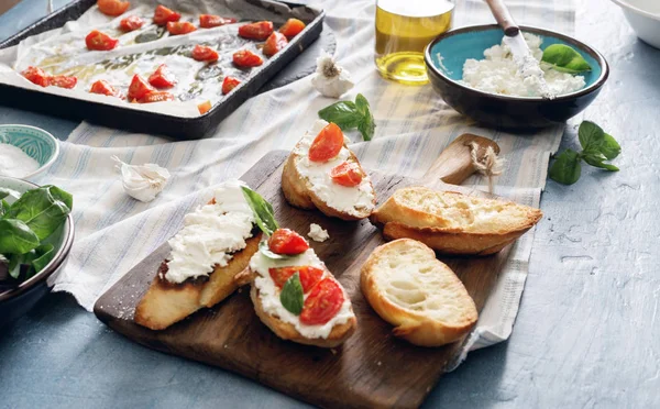 İtalyan bruschetta yemek pişirmek için malzemeler