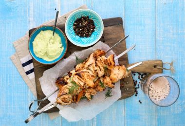 Şiş kebap bira ile 