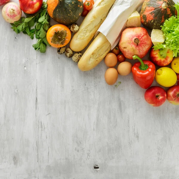 Rohkost hölzerne Hintergrundeinfassung, Draufsicht. gesunde Ernährung — Stockfoto