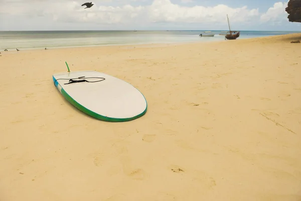 Weergave Van Surfplank Zand Het Strand Zomer — Stockfoto