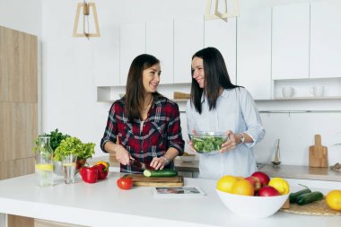 Yemek sebze yaz salata arkadaşlar