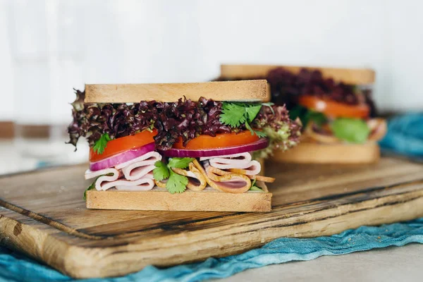 Сэндвичи с индейкой — стоковое фото