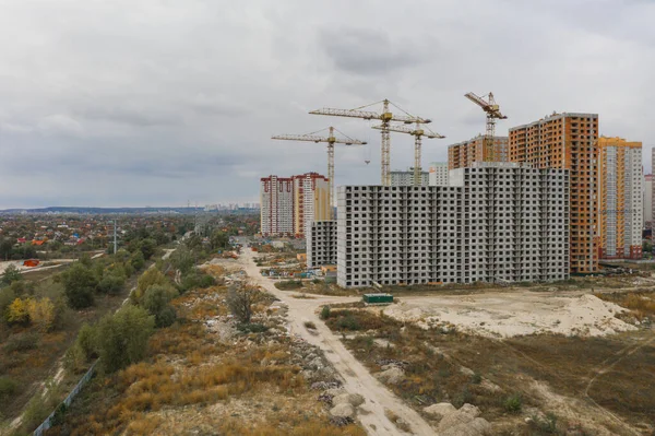 Estaleiro Com Guindastes Construção Novo Edifício Arranha Céus — Fotografia de Stock