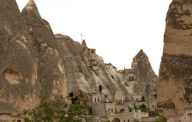 Türkiye 'nin Kapadokya kentindeki volkanik dağlardaki otel odaları