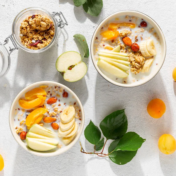 Müsli Mit Milch Erdnussbutter Schüssel Gesundes Frühstückszerealien Von Oben — Stockfoto