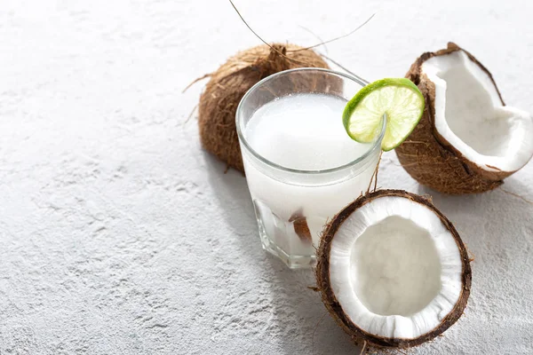 Fresh Coconut Water Glass Cup Light Background — Stock Photo, Image