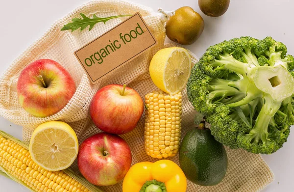 Концепція Органічної Їжі Повний Сітчастий Мішок Різних Продуктів Харчування Овочів — стокове фото
