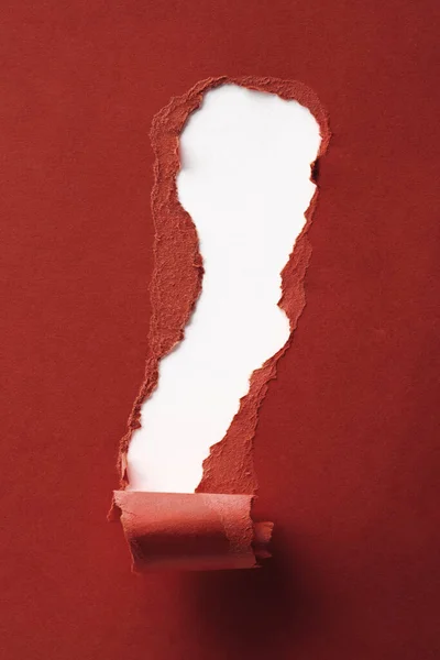 Metnin Için Boşluğu Olan Yırtık Kırmızı Kağıt Kapat — Stok fotoğraf