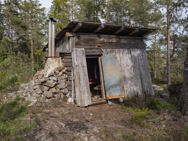 Hauchdünne Holzhütte Skandinavischen Wald — Stockfoto