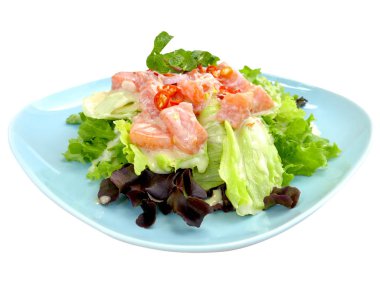 tabak içinde somon salata