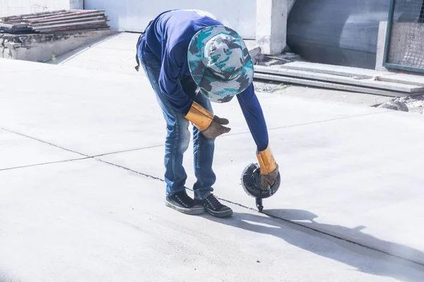 TRABALHO RODOVIÁRIO QUE ASSALTA NA RODOVIA — Fotografia de Stock