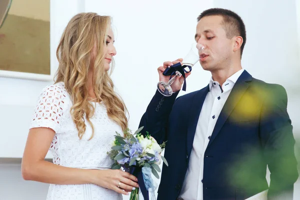 Couple sur cérémonie de mariage — Photo